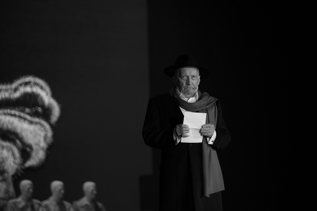 Der mann aus der Manufaktur